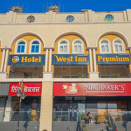 Hotel West Inn Premium Kharar Extérieur photo