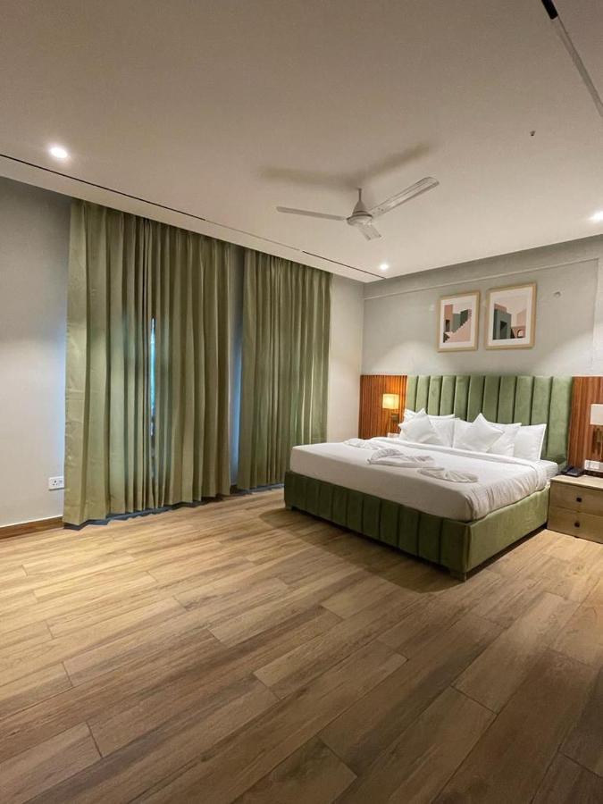 Hotel West Inn Premium Kharar Extérieur photo