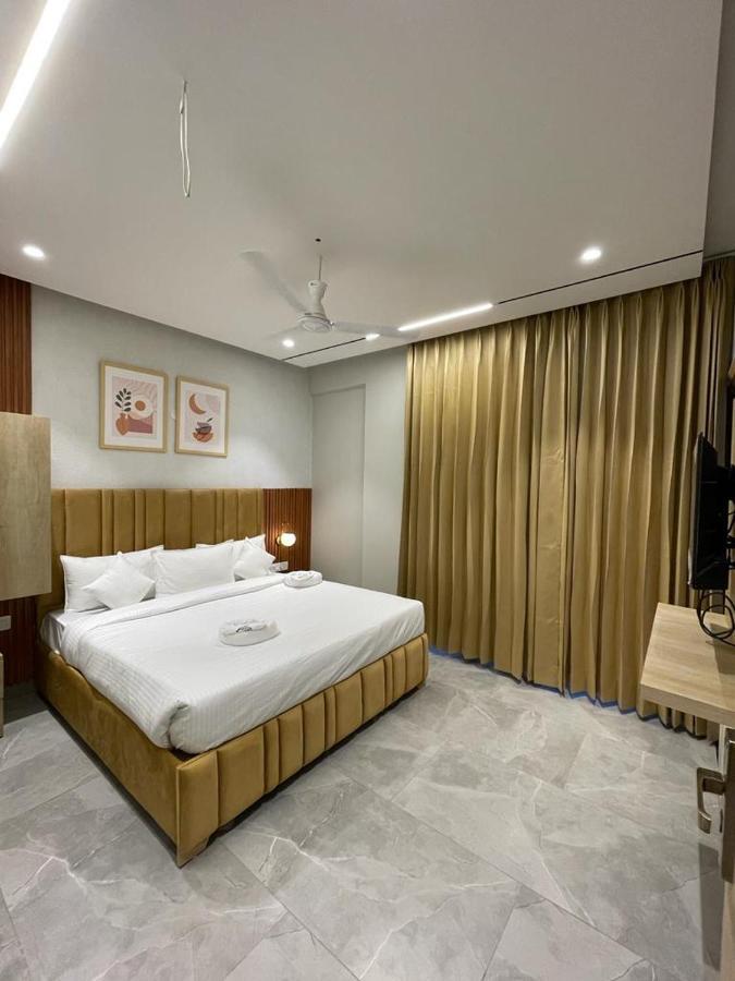 Hotel West Inn Premium Kharar Extérieur photo