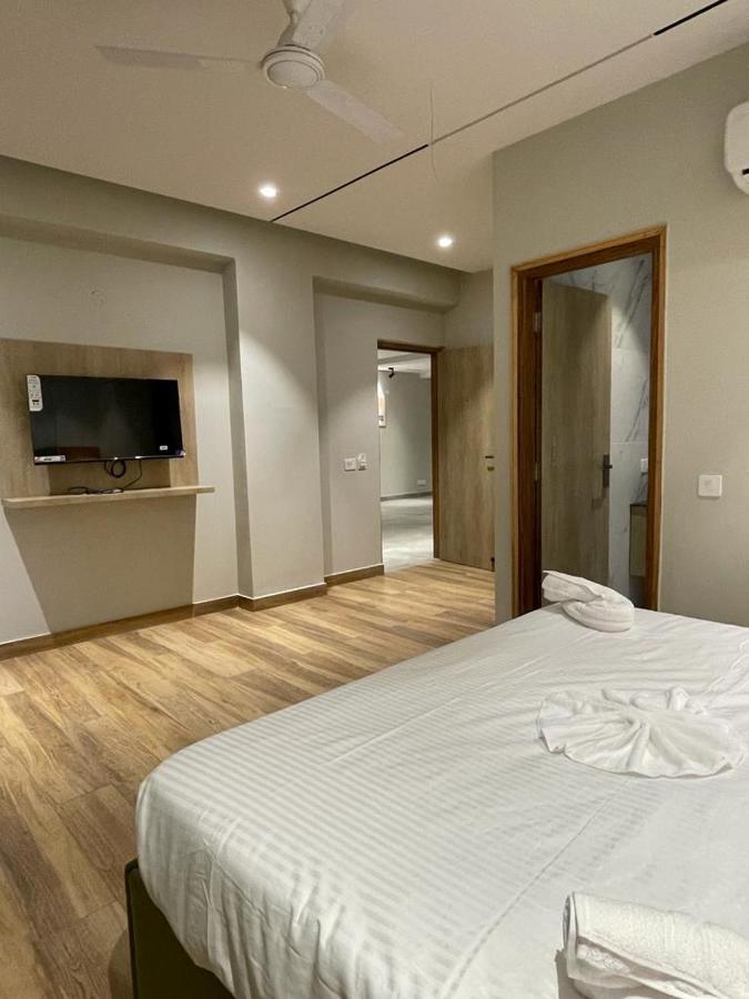 Hotel West Inn Premium Kharar Extérieur photo