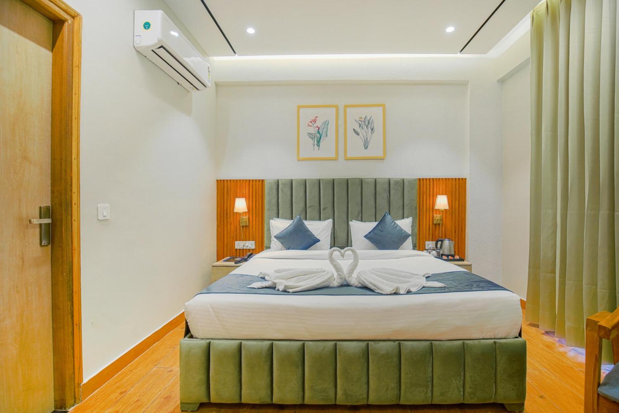 Hotel West Inn Premium Kharar Extérieur photo