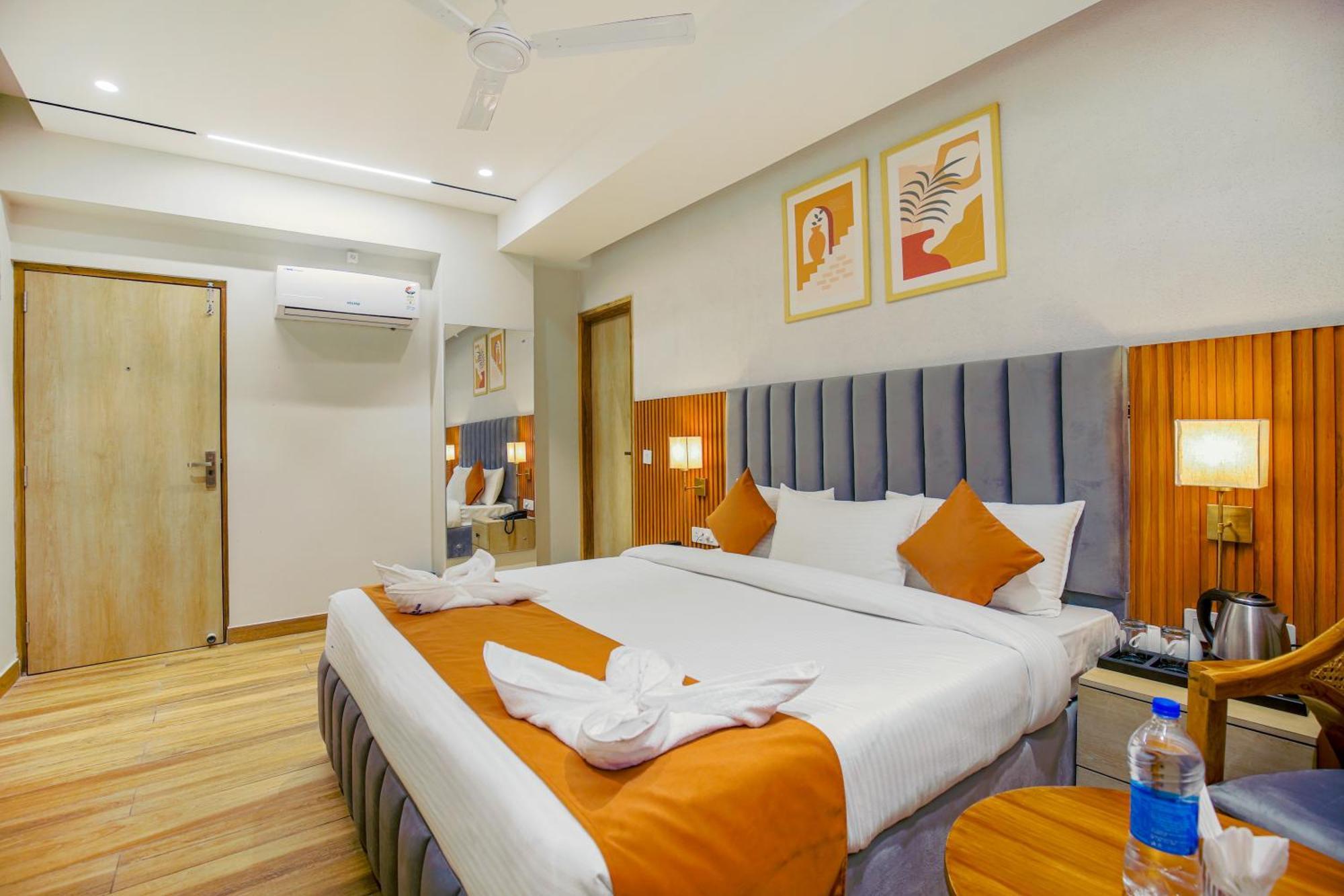 Hotel West Inn Premium Kharar Extérieur photo