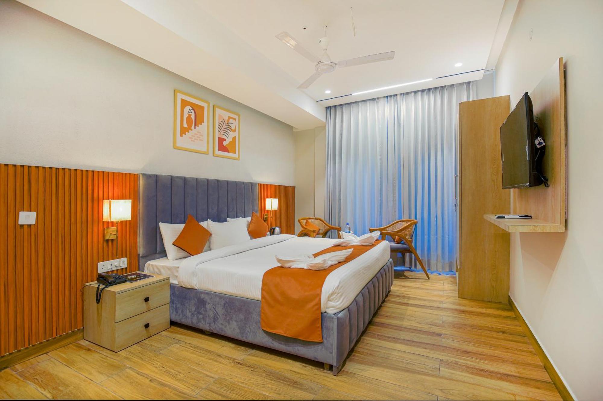 Hotel West Inn Premium Kharar Extérieur photo